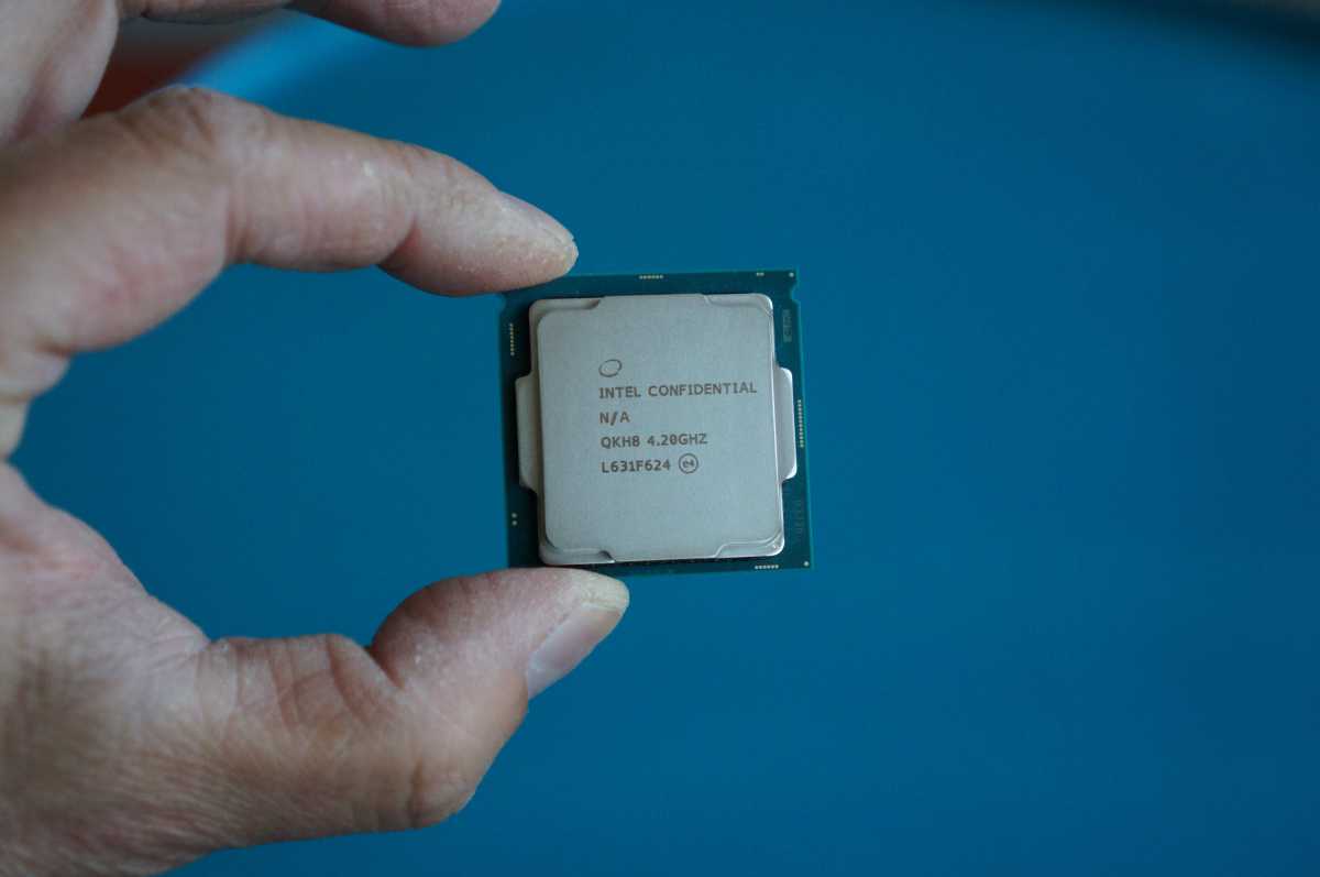 Kaby Lake 7700X CPU held by Gordon Mah Ung
