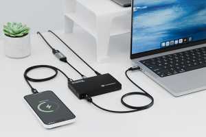 This 3-in-1 Thunderbolt 4 dock with 4K HDMI adapter is 42% off